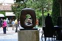 aDSC_0428_Deze Henry Moore sculptuur vormt een ongebruikelijk frame voor een foto. Het werk is getiteld Working Model voor Ovaal